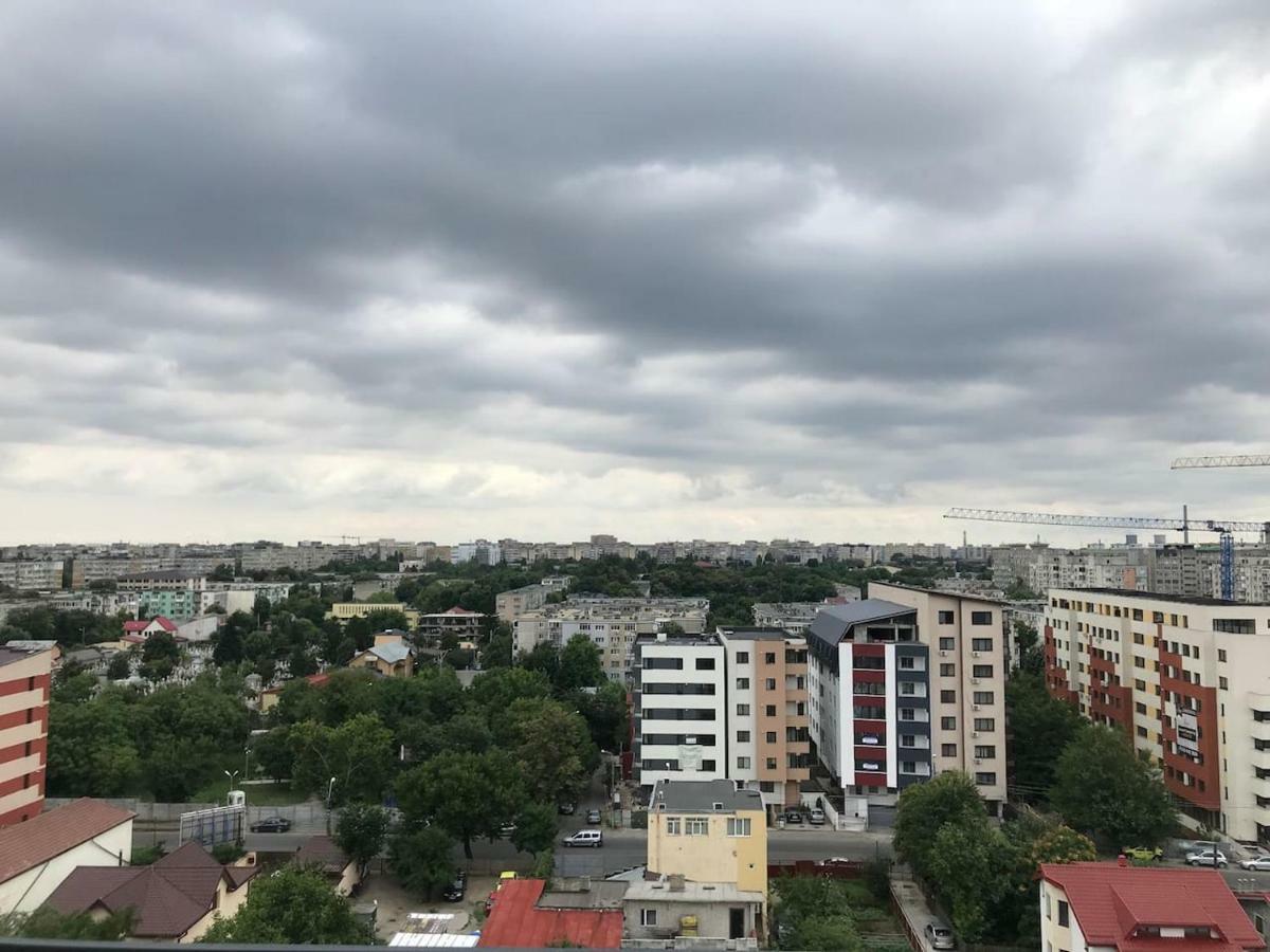 Luxury Westpark 2 Residence With Lake View Bucharest Exterior photo