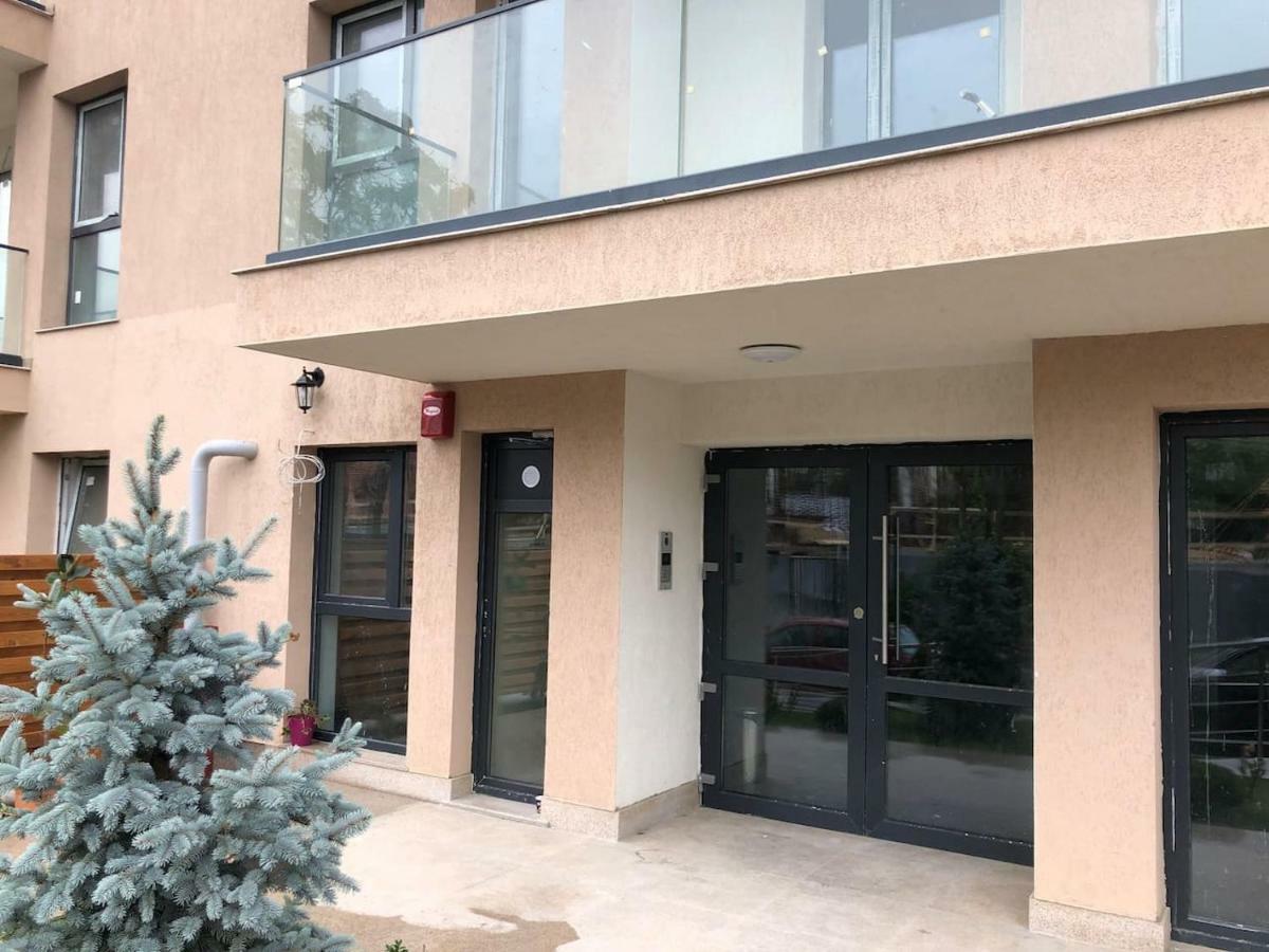 Luxury Westpark 2 Residence With Lake View Bucharest Exterior photo